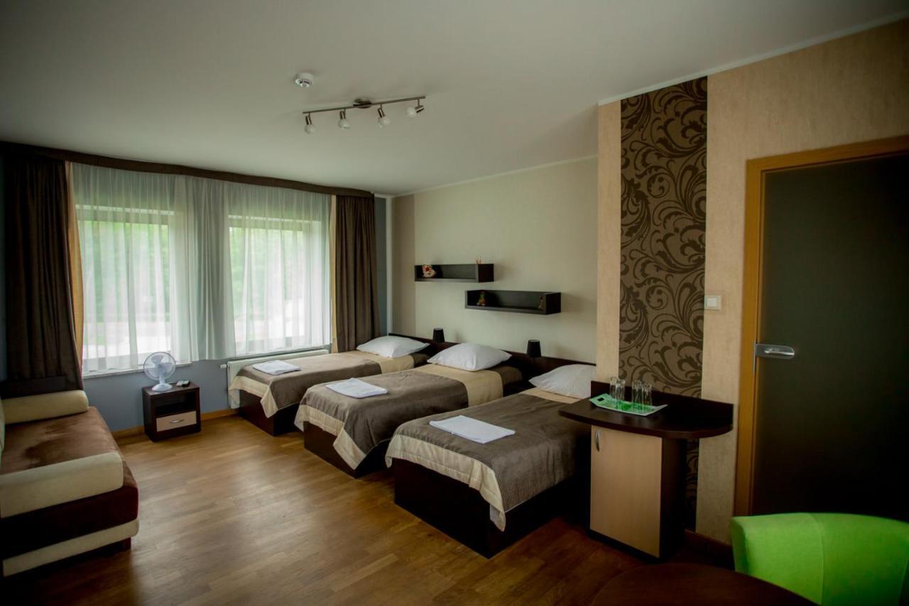 Restauracja Sonata Bed and Breakfast Zwierzyniec Εξωτερικό φωτογραφία