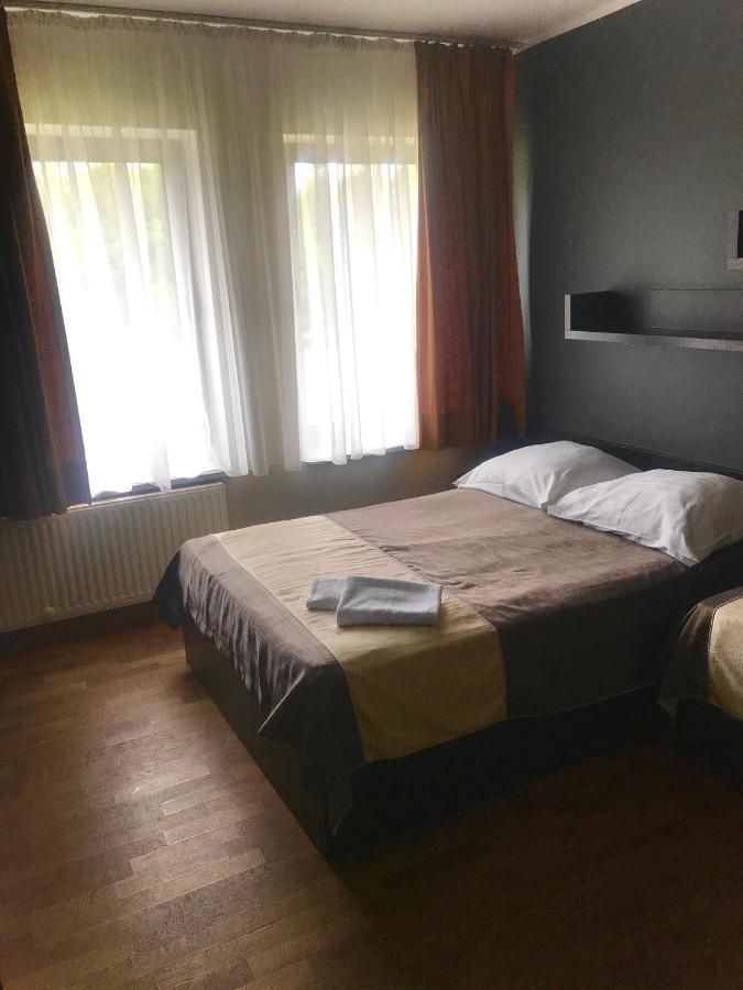 Restauracja Sonata Bed and Breakfast Zwierzyniec Εξωτερικό φωτογραφία