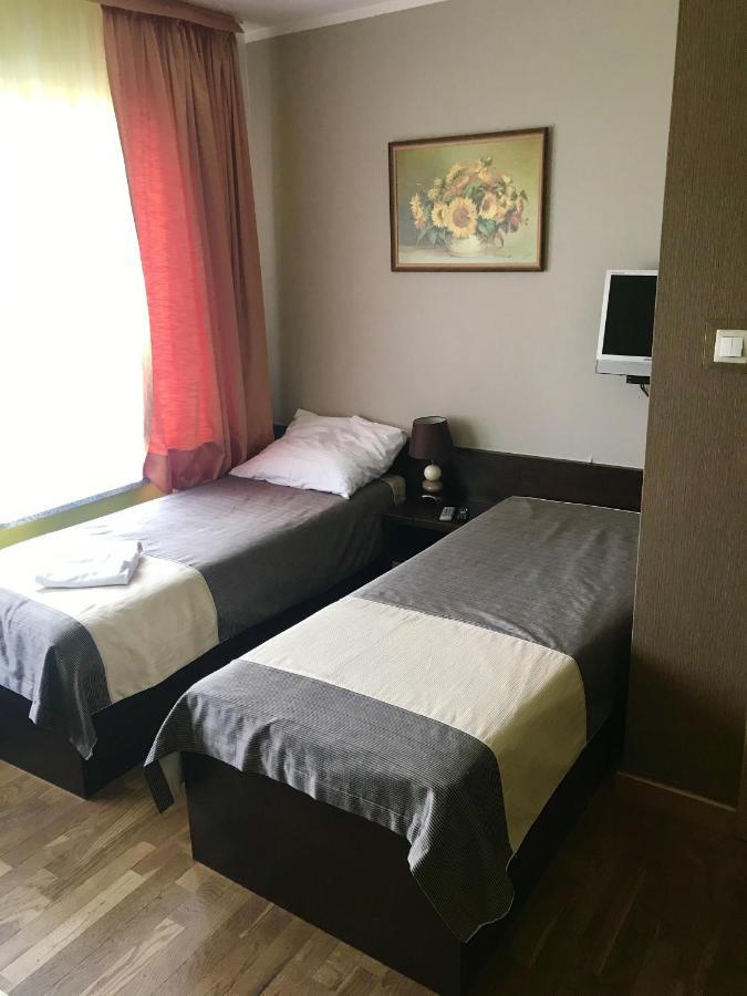 Restauracja Sonata Bed and Breakfast Zwierzyniec Εξωτερικό φωτογραφία